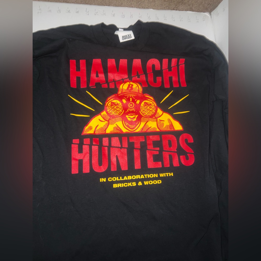 Bricks & Wood
Hamachi hunters long sleeve shirt